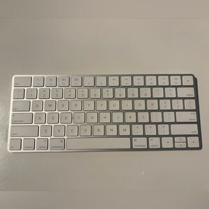 Apple Magic Keyboard in good working condition